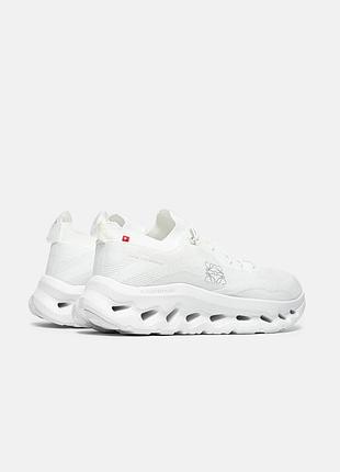 On cloudtilt x loewe white 3
