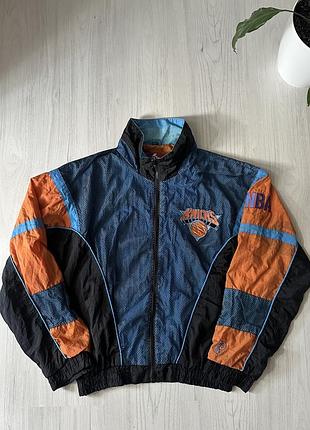 Вінтажна баскетбольна вітровка vintage pro player new york knicks windbreaker size m