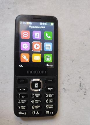 Maxcom mm-814  кнопочный телефон с функцией poverbank.отличное состояние.