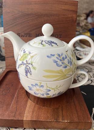 Набір для чаювання «tea for one» від laura ashley має характерний блакитно-зелений квітковий візерунок neisha