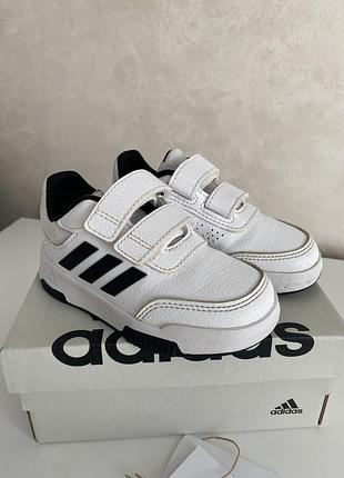 Дитячі кросівки adidas