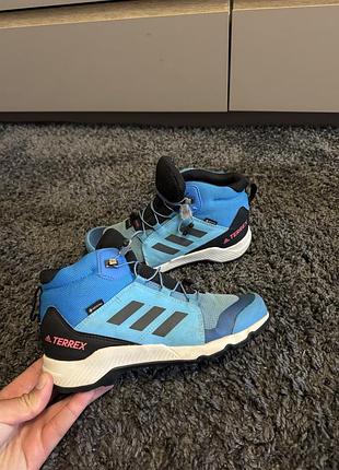 Оригінальні кросівки adidas terrex