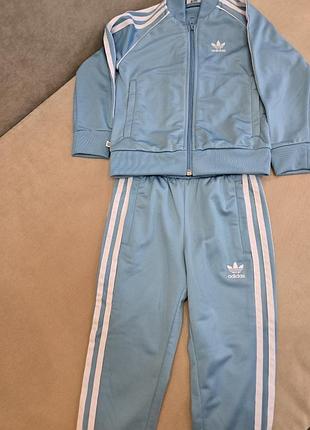 Спортивный костюм adidas 110 размер