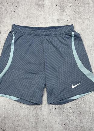 Спортивні шорти nike