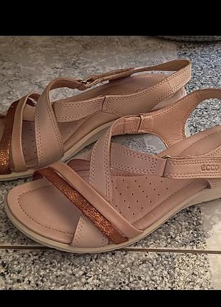 Женские кожаные босоножки сандалии экко ecco felicia sandal бежевые розовые 37