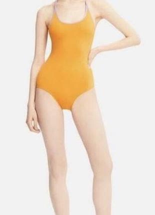 Купальник  колаборації uniqlo tomas maier