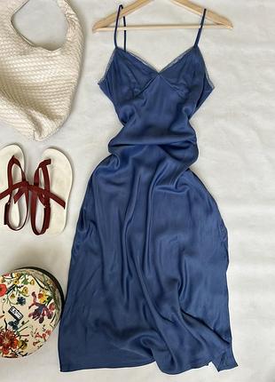 Платье миди в бельевом стиле от zara.