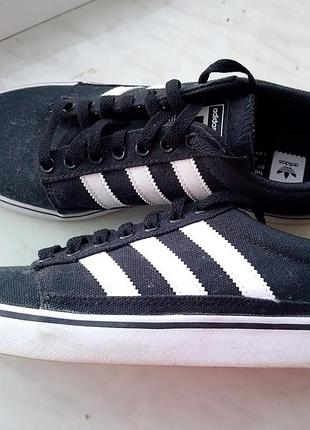 Чорні мужские кроссовки кеди adidas adi ease оригинал