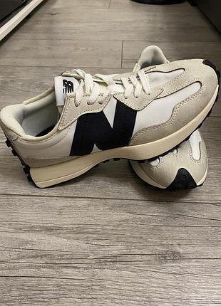 Жіночі кросівки nb