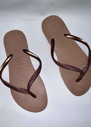 Жіночі рожеві вʼєтнамки шльопанці бренду havaianas в блискітки , глітер
