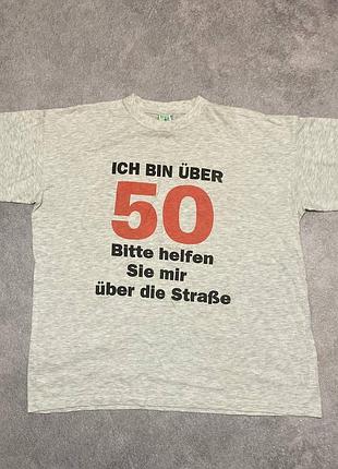 Вітальна футболка на 50 років «ich bin über 50», мерч / вінтаж / vintage