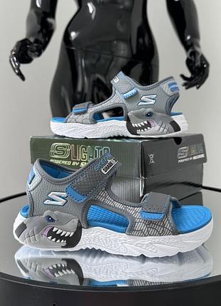 Тематичні миготливі босоніжки на липучках skechers shark bots