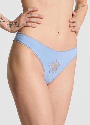Женские трусики victoria's secret (822966785781) cotton daisy patch high-leg thong s голубые