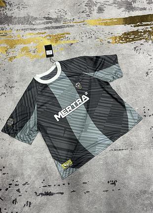 Футболка mertra s