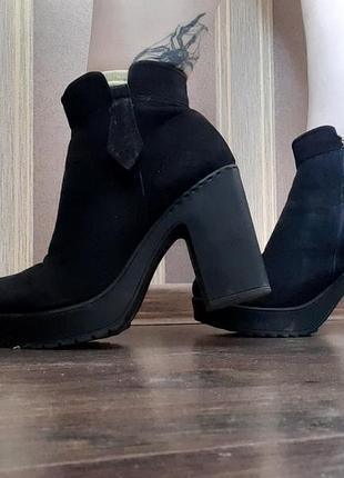 Замшевые зимние туфли 40 г.