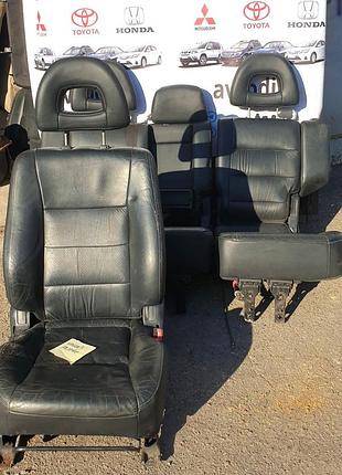 Салон не полный комплект mr610657 mitsubishi pajero wagon 3