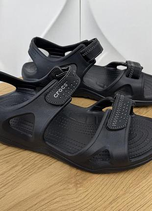 Оригінальні чоловічі сандалі crocs m12