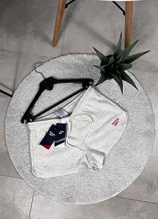 Шорти від reebok