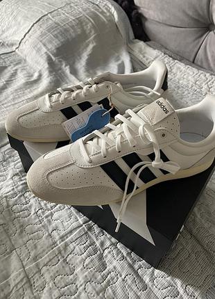 Adidas кросівки us 10,наш 41-41,5