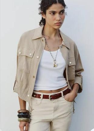 Легка куртка з підкоченими рукавами zara.