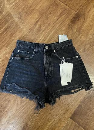 Шорти джинсові міні вкорочені рваний низ чорні на ґудзиках zara 36 нова колекція