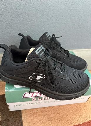 Кросівки skechers 34-35 розмір, стелька 22.5
