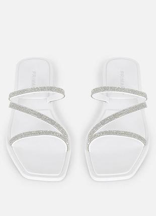 Белые шлепанцы primark со стразами