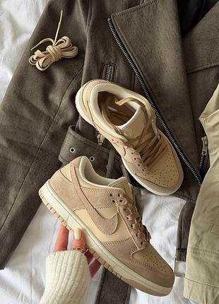 Женские кроссовки nike sb dunk low light brown suede
