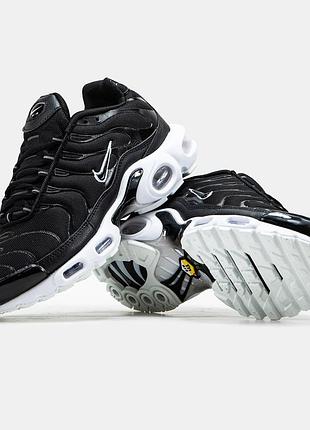 Стильні кросівки nike air tn max plus black white