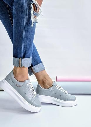 Модні жіночі і дитячі кеди кросівки з натуральної шкіри на платформі сіро-блакитні, р. 32-41
