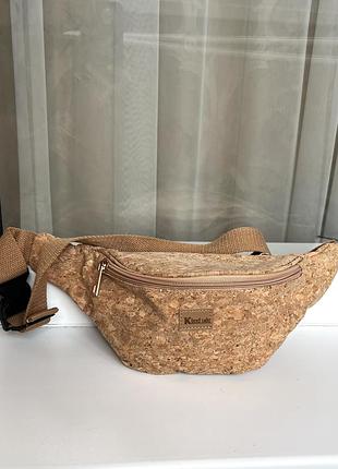 Поясна сумка бананка з натуральної пробки (коркове дерево)