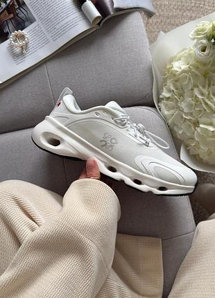 Женские кроссовки on cloudsolo x loewe white