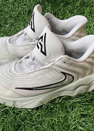 Мужские кроссовки nike giannis immortality 4