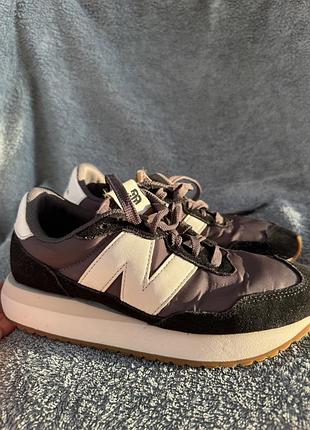 Жіночі кросівки new balance
