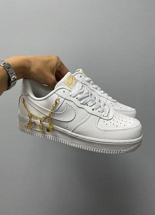 Білі шкіряні найк ейр форс унісекс nike air force 1 lucky charms 37