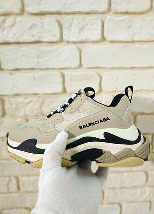 Женские бежевые баленсиага трипл с balenciaga triple s beige (темный нижний слой подошвы) 40