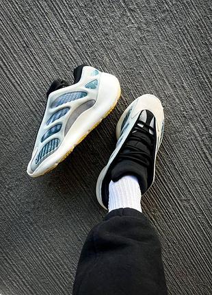 Бело-голубые кроссовки адидас изи буст 700 унисекс adidas yeezy boost 700 v3 kyanite 38