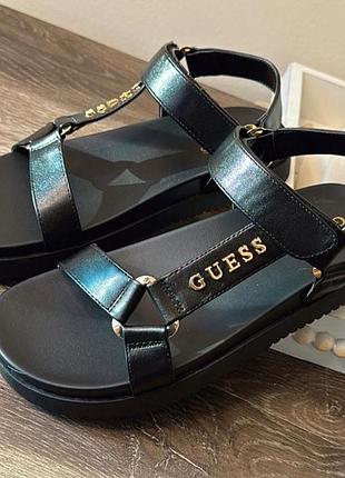 Шикарничные босоножки guess