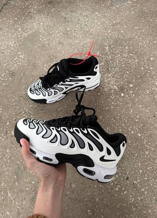 Чёрно-белые кроссовки унисекс nike air max tn plus drift white black х эйр макс тн плюс 40