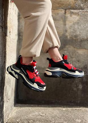 Женские черно-красные кроссовки баленсиага трипл с balenciaga triple s red black 39