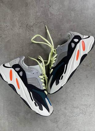 Сірі кросівки адідас їзі 700 унісекс adidas yeezy boost 700 wave runner solid 39
