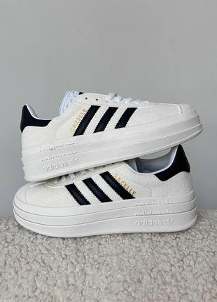 Жіночі білі кросівки adidas gazelle bold platform white black х адідас газель 39