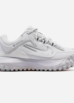 Жіночі білі кросівки nike acg mountain fly 2 low white gore-tex х маунтейн флай 36
