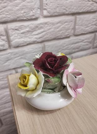 Квіткова композиція royal doulton.