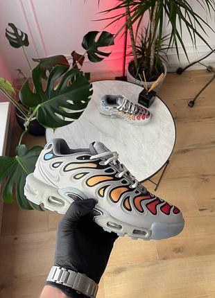 Сірі кросівки унісекс nike air max plus drift light smoke grey multicolor х ейр макс тн 44