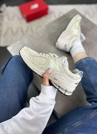 Бежевые кроссовки унисекс new balance 2002r beige х нью беланс 40