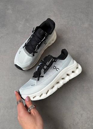 Женские кроссовки onunning cloudtilt white black