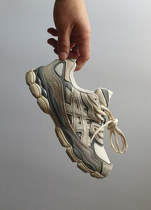 Бежеві кросівки asics gel nyc beige grey х асікс 42