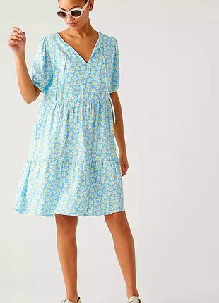 Блакитна вільна сукня із віскози у квітковий принт m&s collection #4593