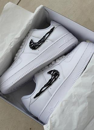 Белые кроссовки унисекс nike air force 1 low molten metal black swoosh х найк эйр форс 40